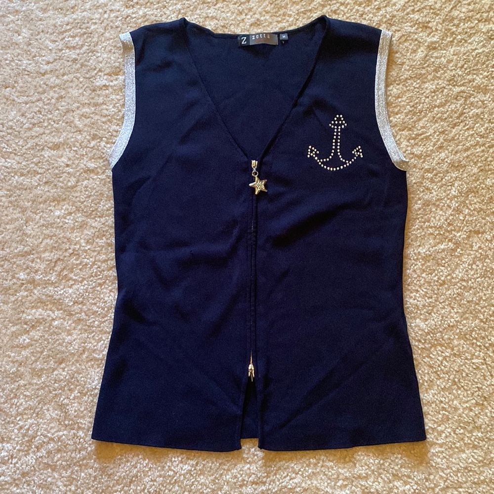 Women’s sleeveless top